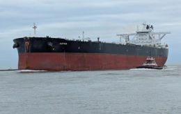 In Caracas, the interim government led by acting President Delcy Rodríguez welcomed the return, noting it may help reduce uncertainty in maritime crude trade