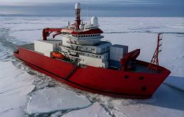 The vessel has a displacement of 5.800 tons plus a hangar to host two helicopters, plus the landing platform.