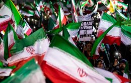 Iranian flags at a rally in support of the government of the Islamic Republic - Photo: Europa Press/Office of the Iranian Supreme Leader