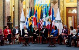 It is necessary to reframe the dialogue between the north and south of the Americas in more equal terms, said the meeting's coordinator, David Adler, at the closing session held at the Teatro Solís